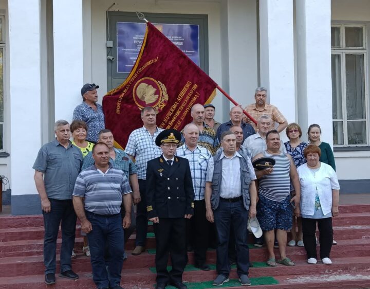 ПРОЩАНИЕ СО ЗНАМЕНЕМ
